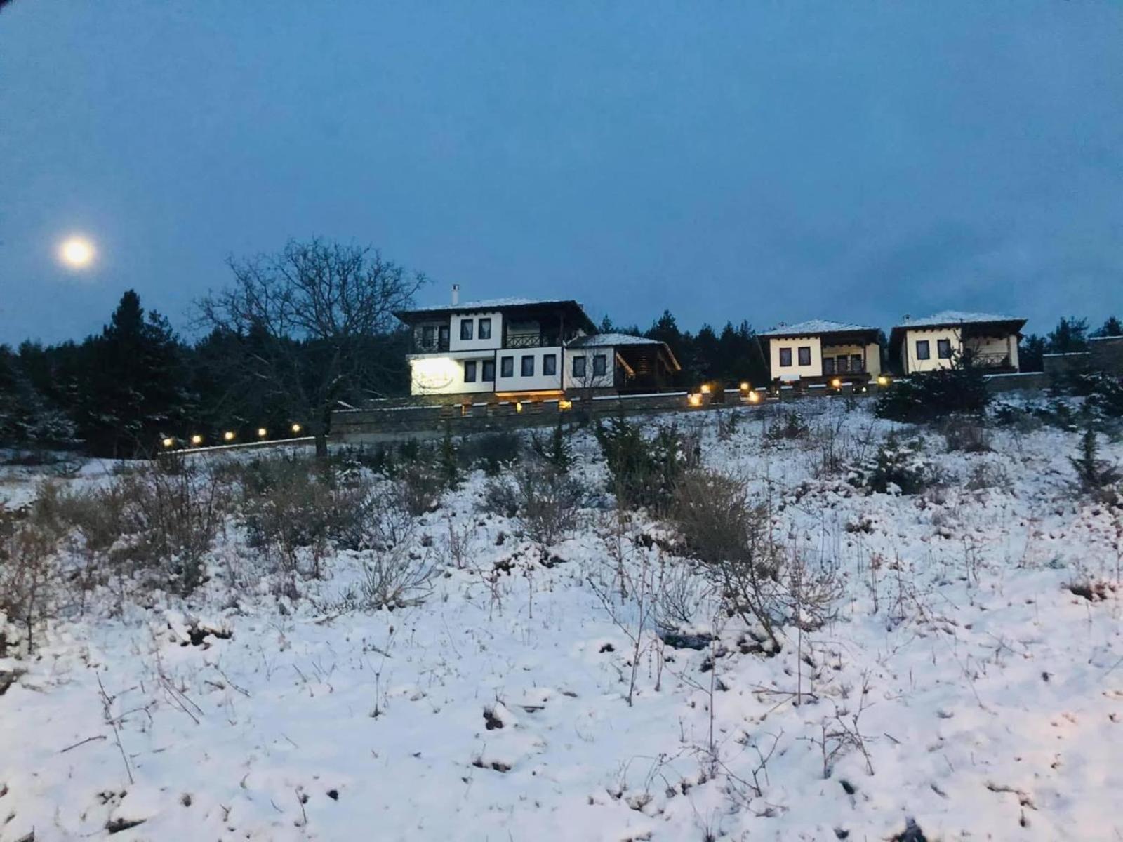 Калпаците - Kalpacite Guest Houses Skrebatno Exterior photo