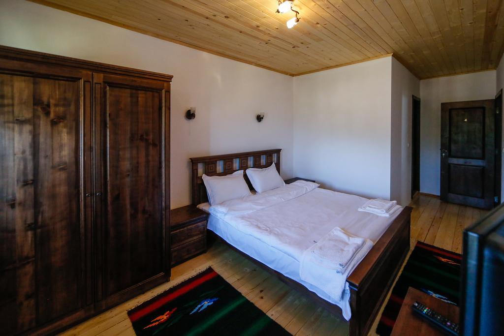 Калпаците - Kalpacite Guest Houses Skrebatno Exterior photo