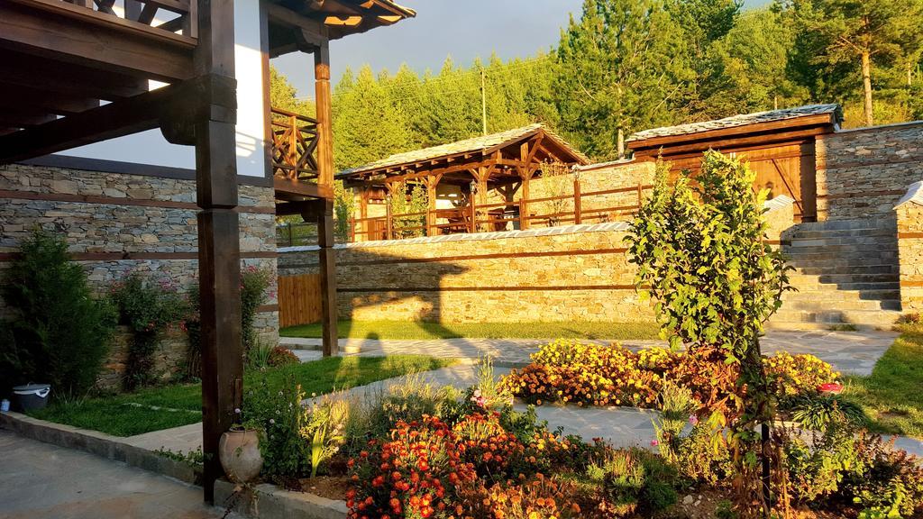 Калпаците - Kalpacite Guest Houses Skrebatno Exterior photo